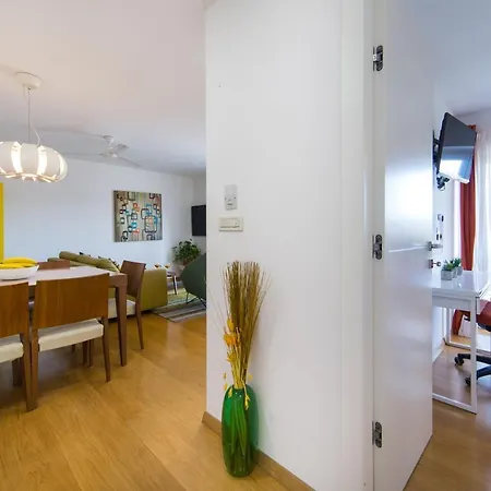 Zora Apartment